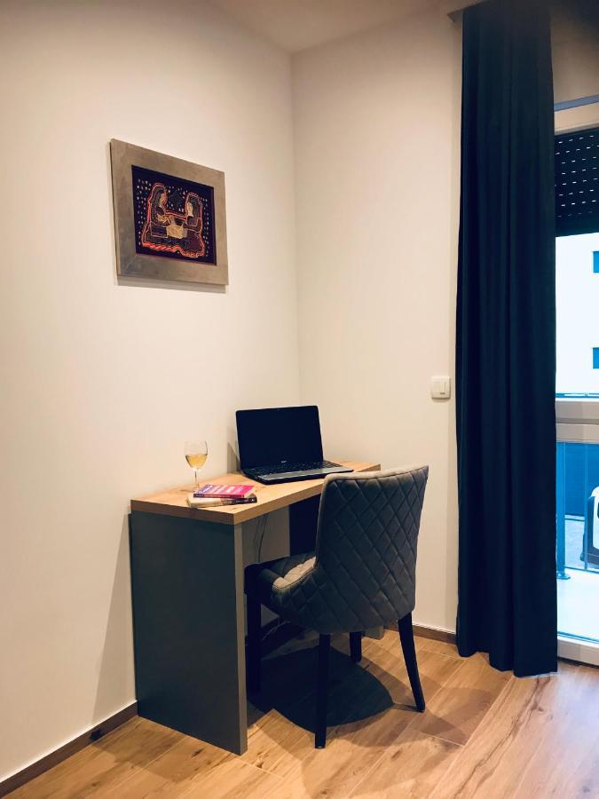 Vila Zrina - Apartmani โตรกีร์ ภายนอก รูปภาพ