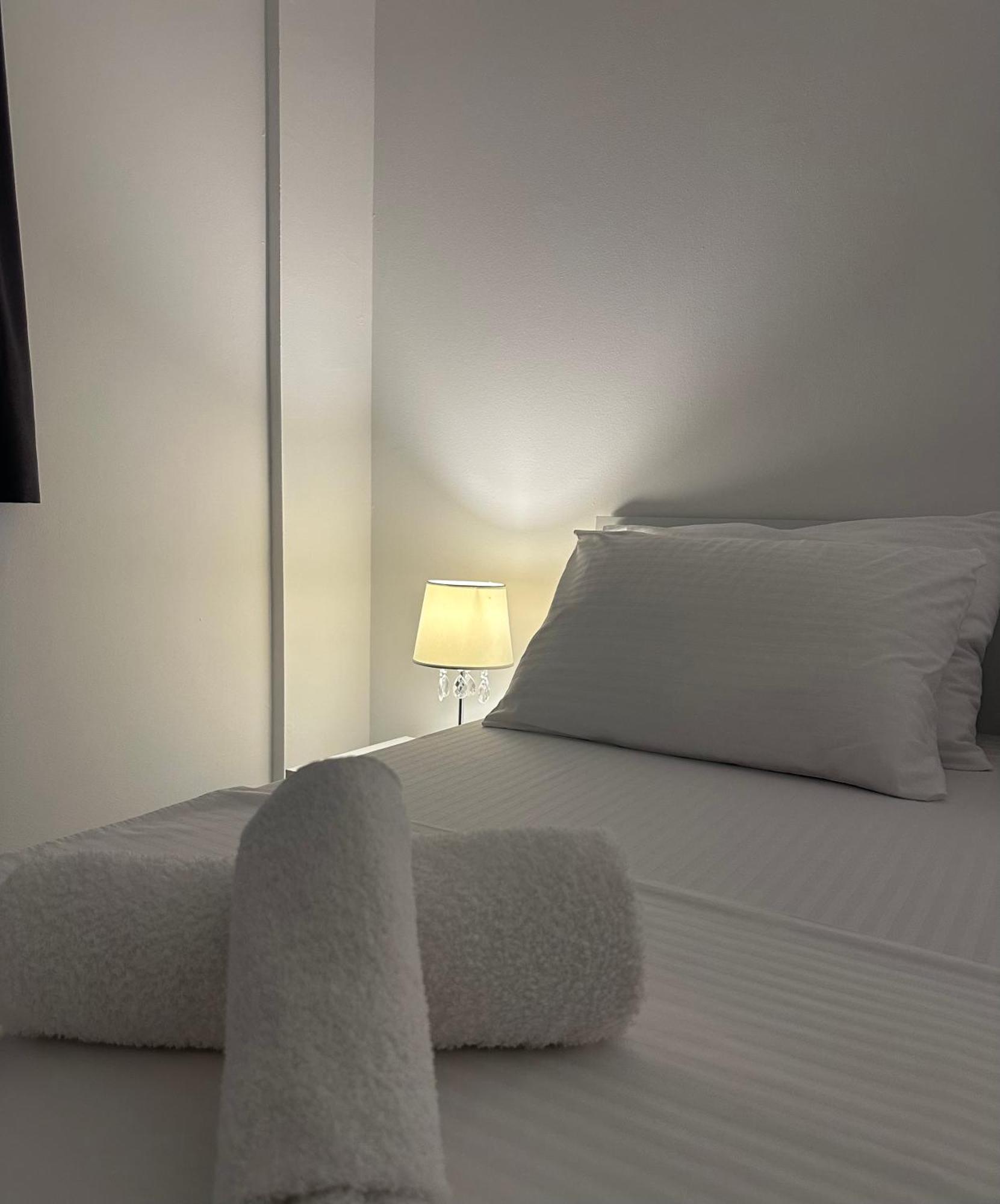 Vila Zrina - Apartmani โตรกีร์ ภายนอก รูปภาพ