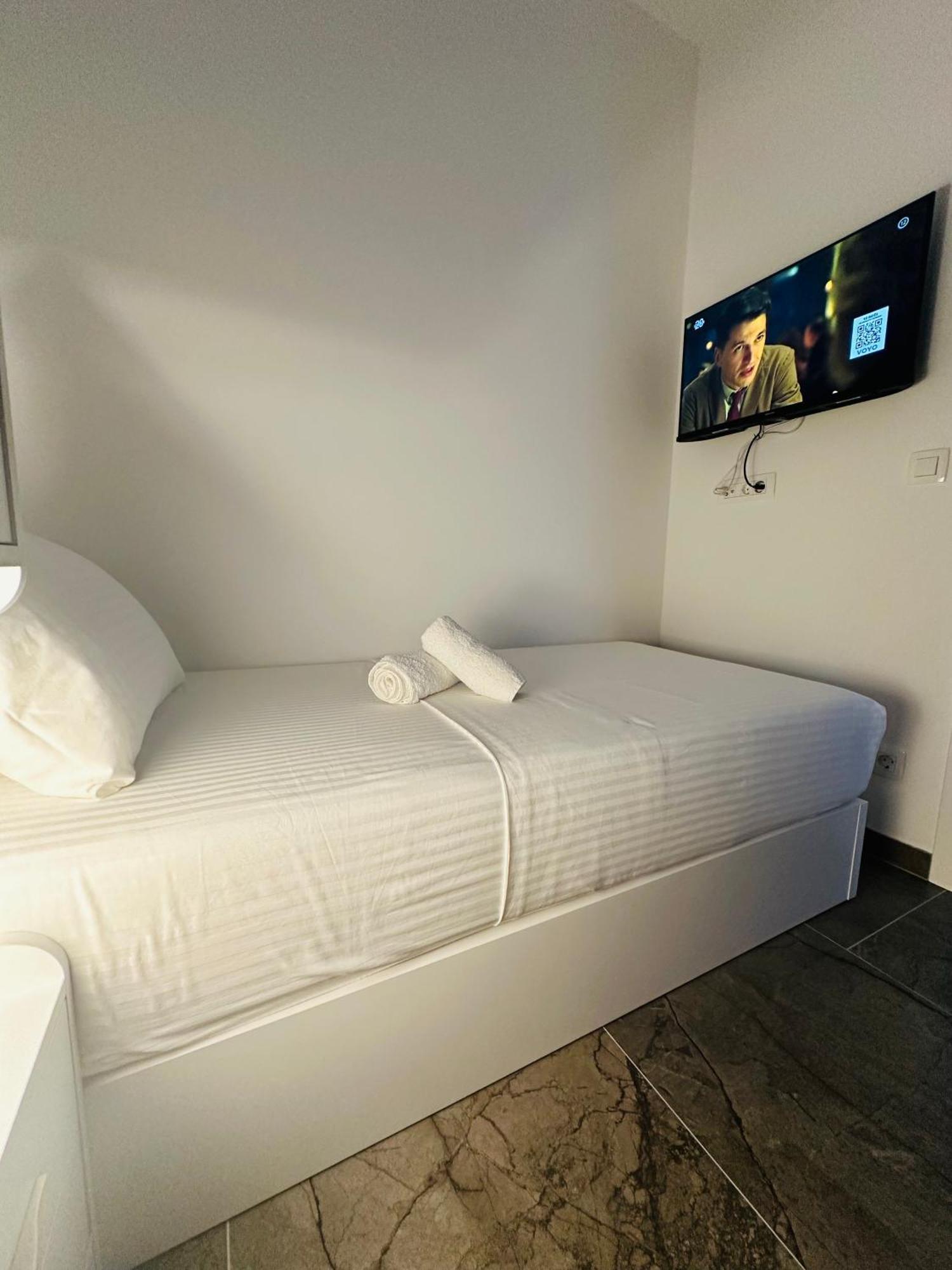 Vila Zrina - Apartmani โตรกีร์ ภายนอก รูปภาพ